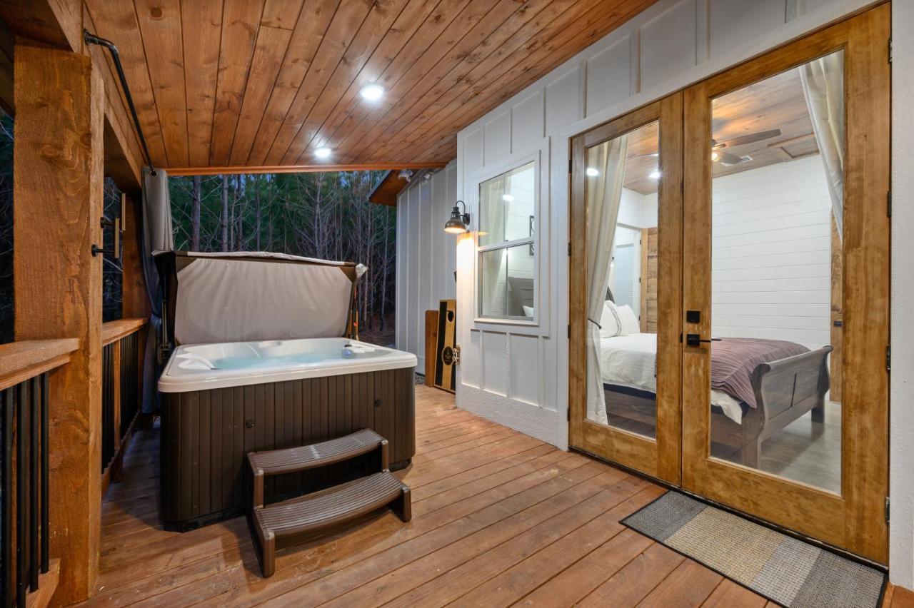Bella Luna Cabin - Cozy Farmhouse Cabin, Private Deck, Swing Set, Fire Pit, Hot Tub Villa Броукън Боу Екстериор снимка
