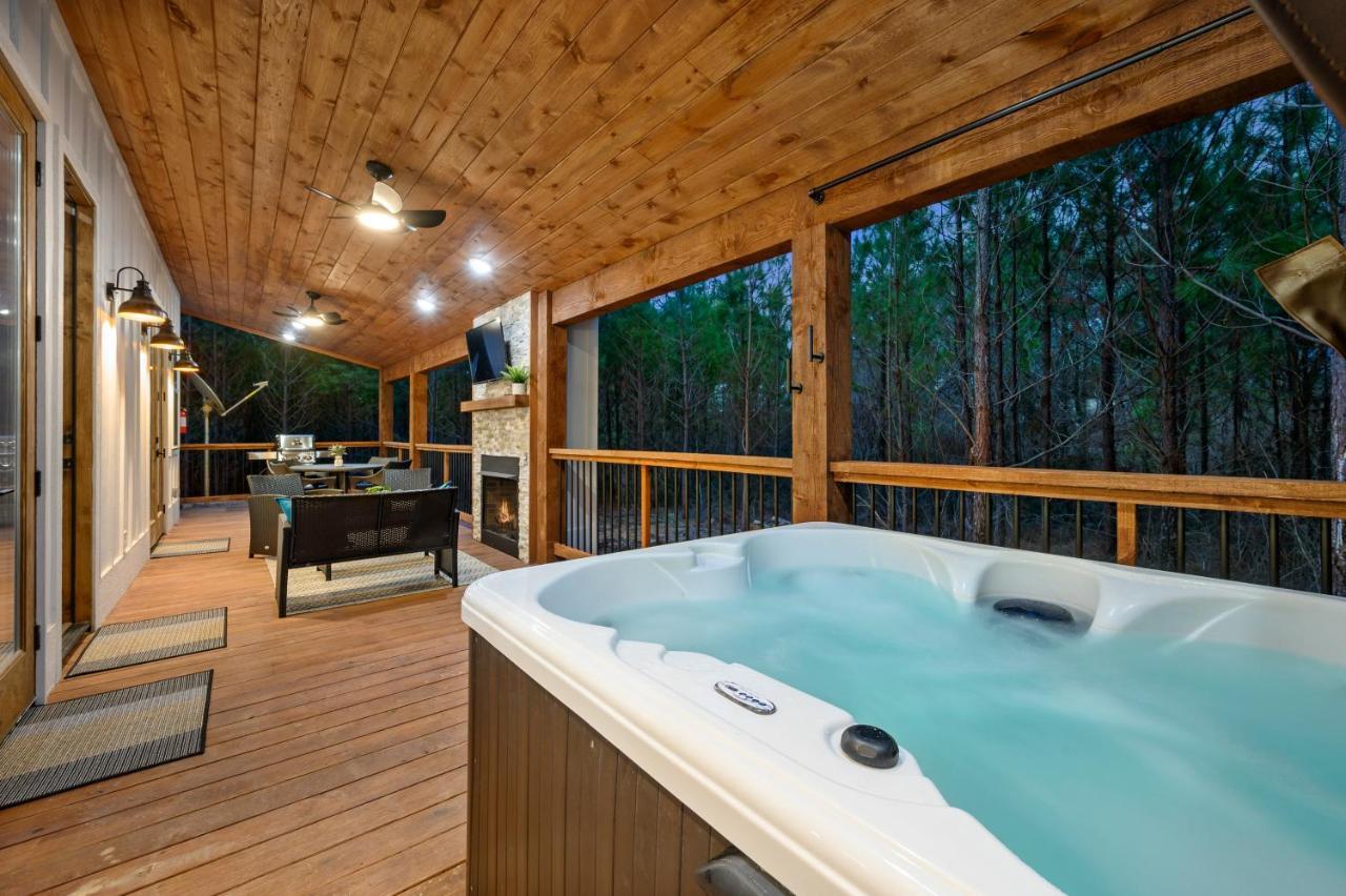 Bella Luna Cabin - Cozy Farmhouse Cabin, Private Deck, Swing Set, Fire Pit, Hot Tub Villa Броукън Боу Екстериор снимка