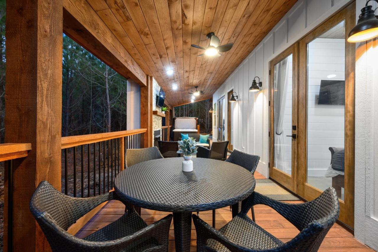 Bella Luna Cabin - Cozy Farmhouse Cabin, Private Deck, Swing Set, Fire Pit, Hot Tub Villa Броукън Боу Екстериор снимка