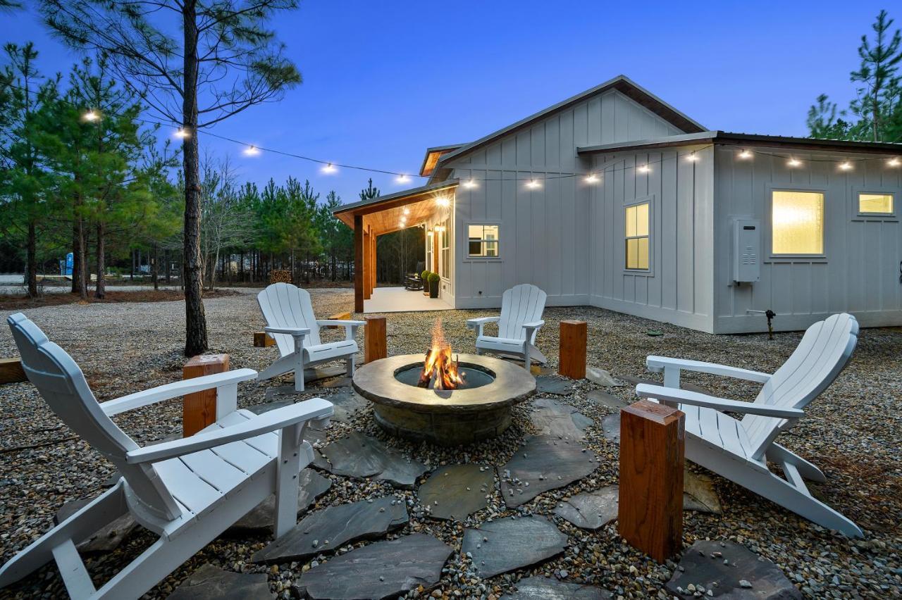 Bella Luna Cabin - Cozy Farmhouse Cabin, Private Deck, Swing Set, Fire Pit, Hot Tub Villa Броукън Боу Екстериор снимка